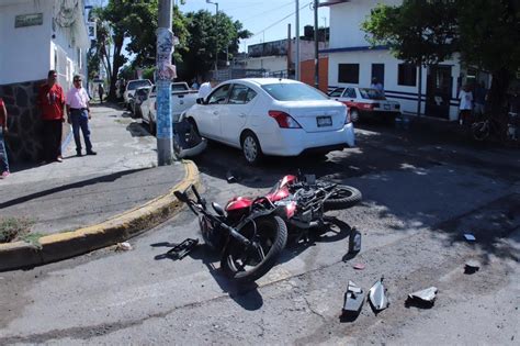 Motociclista Se Impacta Contra Un Autom Vil En Veracruz Lo Trasladan