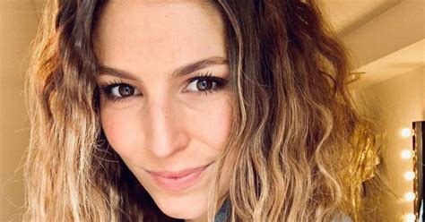 Laury Thilleman En Bikini Avec Une Autre Miss France Internet S Enflamme