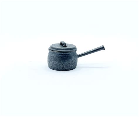 Large Saucepan with Lid – KS032L – Sussex Crafts Miniatures