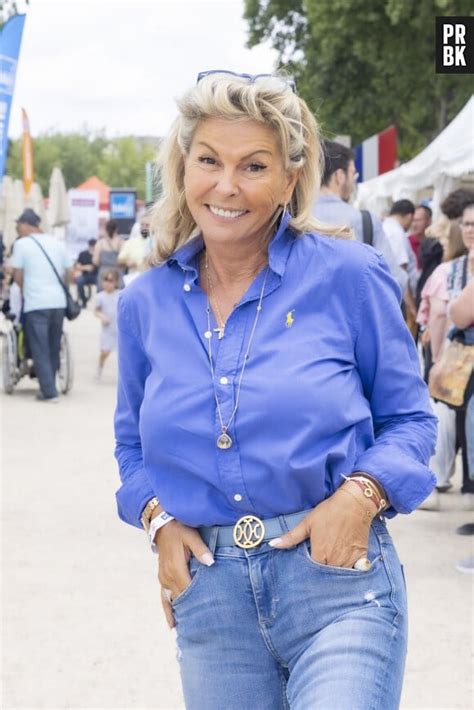 Un T Hot En Vacances Caroline Margeridon Oublie Tout M Me Son Maillot De Bain Le