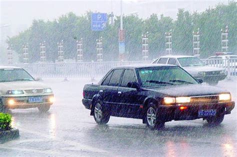 即将进入雨季，如何预防雨天开车发生事故？ 搜狐汽车 搜狐网