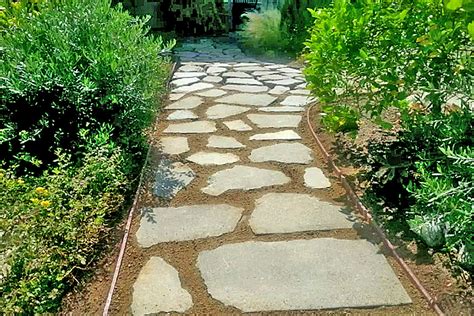 Flagstone Walkway In Dg Decomposed Granite Landscape Los Angeles