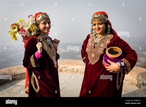 Kashmiri Dress Hi Res Stock Photography And Images Alamy