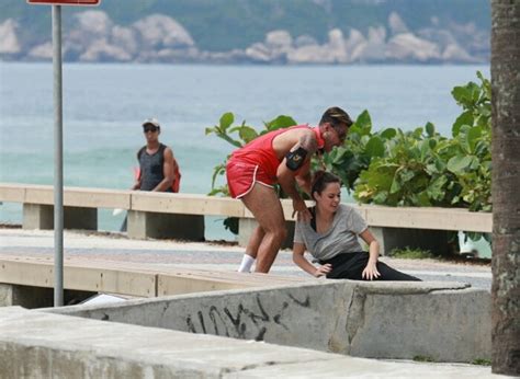 EGO Ana Paula Renault Grava Rodrigo Sant Anna Em Praia Do Rio