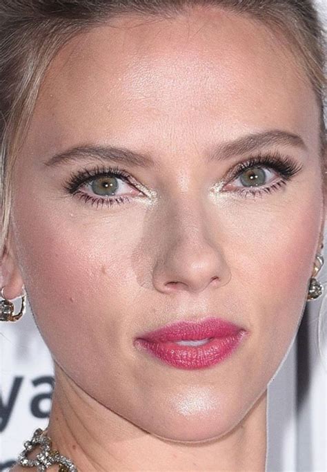 Celebrity Scarlet Johansson Scarlett Johansson Berry Lipstick