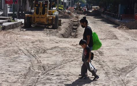 Atender N Hundimientos En La Calle Corregidora Diario De Quer Taro