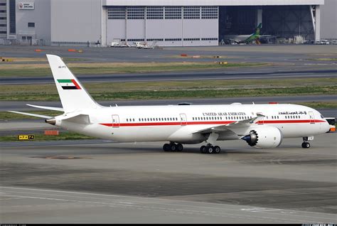 Emirates Boeing 787