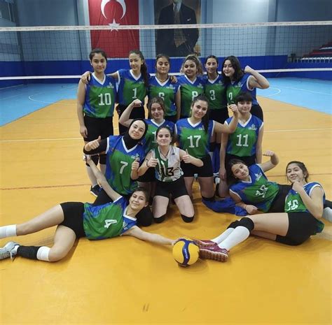 Voleybol Yildiz Kiz Takimimiz