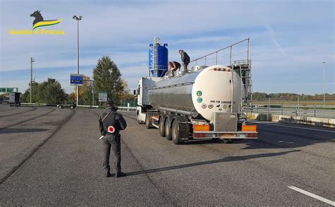 Contrabbando Di Gasolio Gdf Sequestra Mila Litri In Un Tir Diretto A