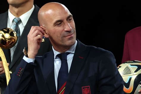 Spanish FA boss Luis Rubiales suspended as Fifa intervenes over Jenni ...