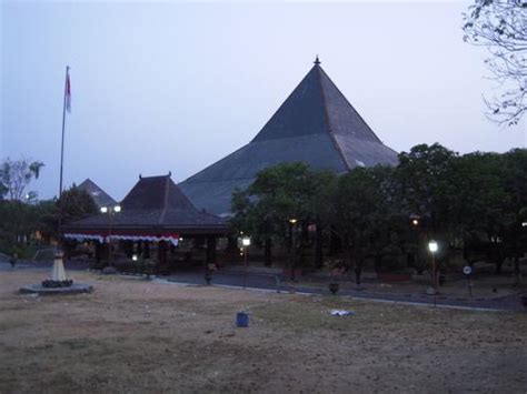 Pendapa Taman Budaya Jawa Tengah Tbjt Surakarta Solo