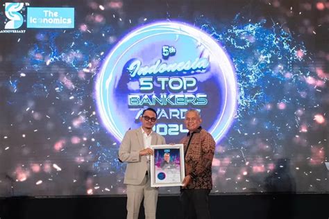 Bank Bjb Bersinar Di Indonesia Top Bank Awards Yuddy Renaldi