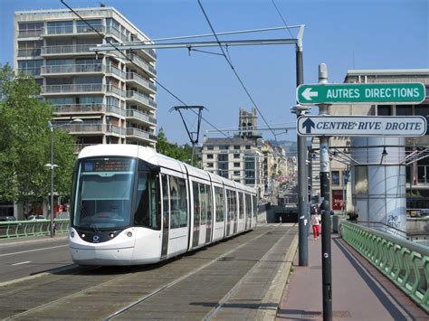 Straßenbahn TCAR Astuce 849 Typ Citadis402 Alstom in der