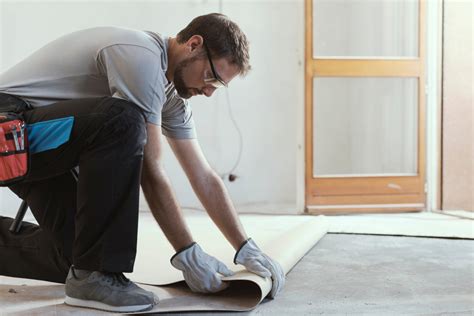 How to Remove Linoleum Flooring Like a Pro - Tool Digest