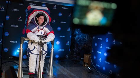 La Nasa Present Los Nuevos Trajes Espaciales Para Usar En La Luna