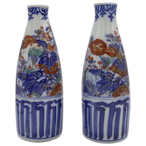 Japanese Antique Pair of Imari yaki Porcelain 伊万里焼 Tokkuri or Sake