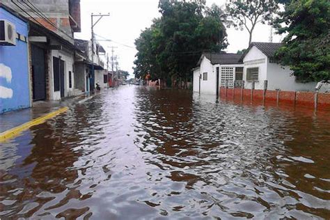 Venezuela Hay 35 000 Personas Aisladas Por Las Inundaciones En