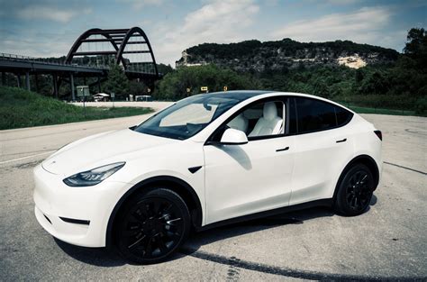 Tesla Model Y Nawabnakeita