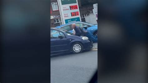 Fuel Shortages Driver ‘pulls Knife On Motorist As Street Brawl Erupts