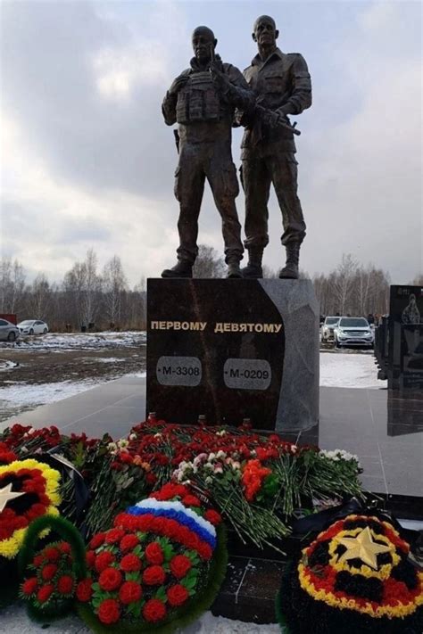 В Новосибирске открыт памятник Евгению Пригожину и Дмитрию Уткину