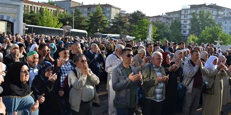 Hacı adayları dualarla uğurlandı