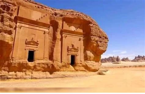 Saudi Arabia Discovered Temple इस्लामिक देश सऊदी अरब में मिला 8000