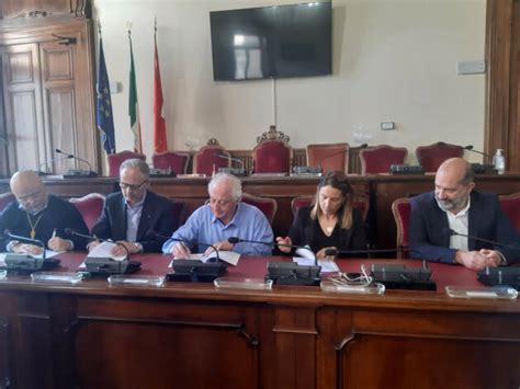 Piacenza Siglato Il Protocollo Tra Comune Cgil Cisl E Uil Su Appalti