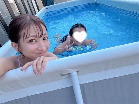 画像221 辻希美、水着姿で自宅プール満喫 息子との2ショットに「素敵な親子」「広い」の声 モデルプレス