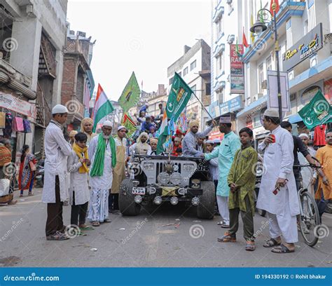 View of Unknowns Shiite Muslim and a Hindu Man Editorial Photography ...