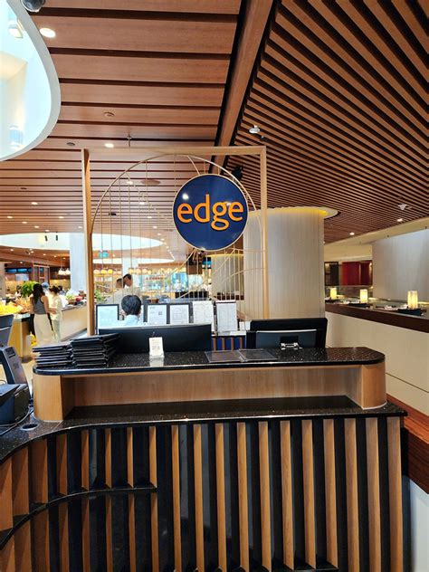 A Sunday Escapade at Pan Pacific Singapore’s Edge Buffet