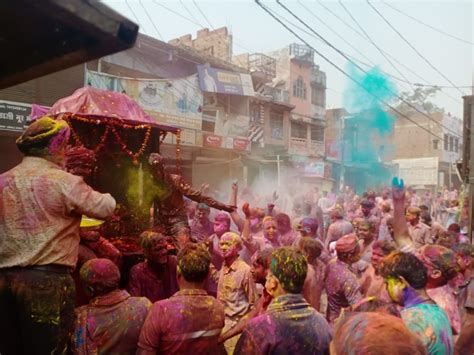 करनैलगंजहोली का त्यौहार धूमधाम एवं शांतिपूर्ण संपन्न