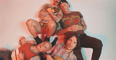 Revelan Cartel Del Vive Latino Con Red Hot Chili Peppers A La