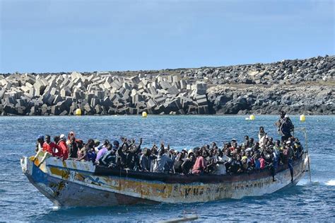 Notte Di Sbarchi A Lampedusa Arrivati Migranti