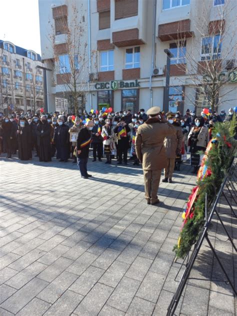 Mica Unire sărbătorită în fața bustului lui Alexandru Ioan Cuza din