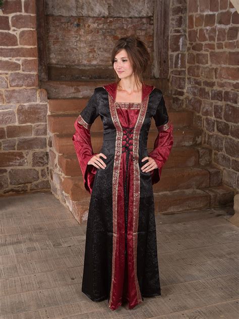 Mittelalterkleid mit Kapuze in schwarz rot Женская мода Мода