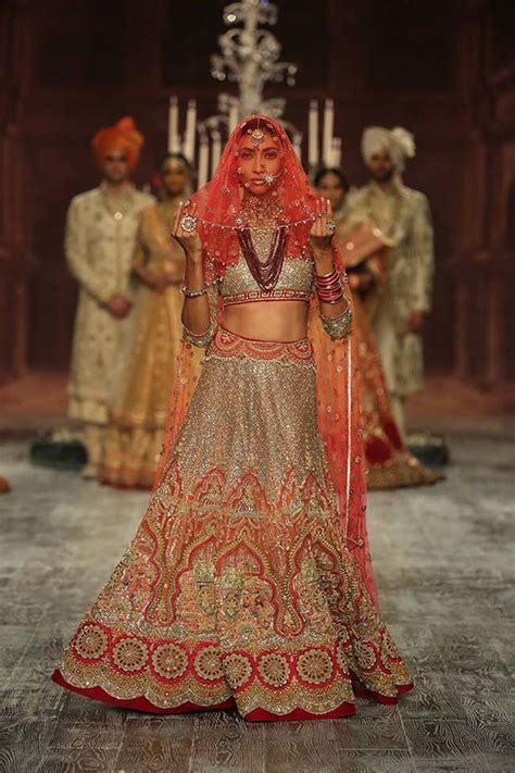 Tarun Tahiliani Bridal And Couture Collection 2016 At Icw