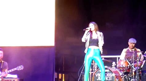 Victoria Justice Gold Live 62313 At Sleep Train Pavilion Concord