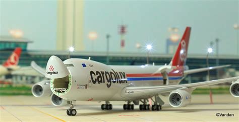 Cargolux B747-800 with nose-door open - DA.C