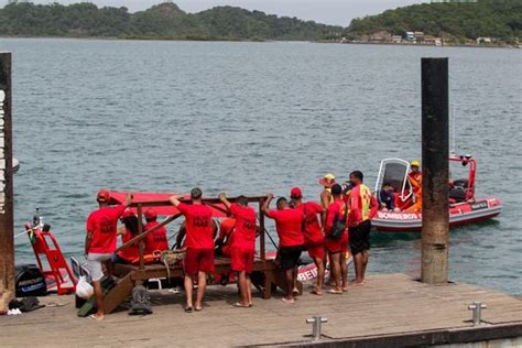 Trag Dia Corpo De S Tima V Tima De Naufr Gio De Barco Em Madre De