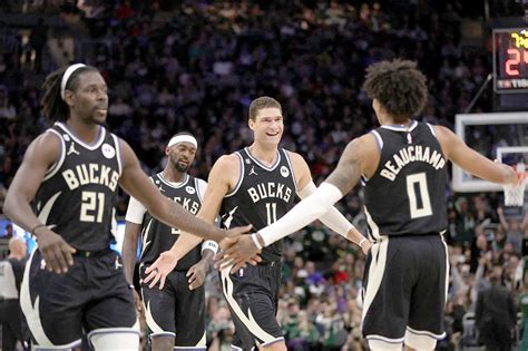 Bucks Remain Unbeaten In Nba