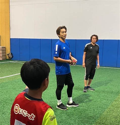 福西崇史さんのインスタグラム写真 福西崇史instagram「 いこーよ親子サッカー教室⚽️ 岡野さんはゾンビって言われてました🤣笑