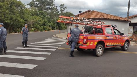 Cabos De Alta Tens O Se Rompem E Deixam Parte Do Passarela Sem Energia