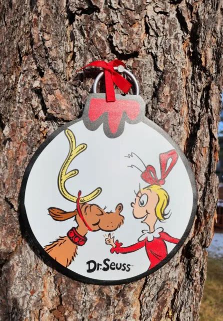 DR SEUSS GRINCH Christmas Cindy Lou Who Max Round Ornament Sign Wall