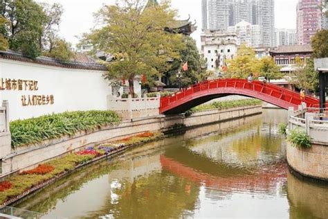 「落雨大水浸街」？不怕，广州人有雨天出行秘诀 知乎