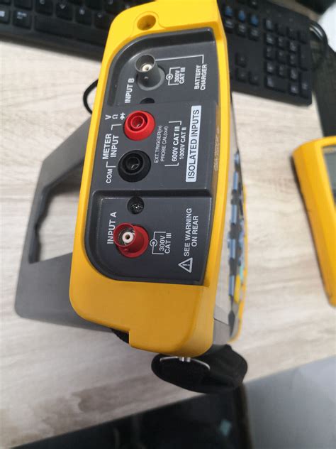 Fluke C Mhz Gs S Digital Oscilloscope Scopemeter Multimeter L