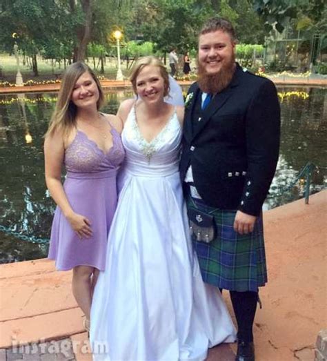 SISTER WIVES Aspyn Brown and Mitch Thompson wedding photos and details – Starcasm