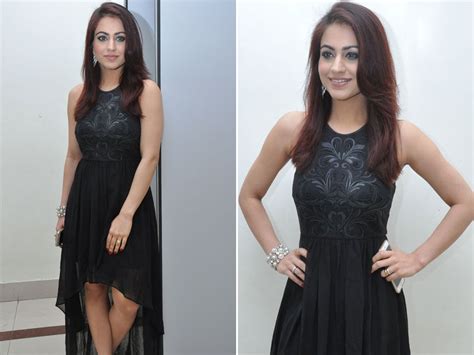 Aksha Biography, Life Story, Career, Awards & Achievements - Filmibeat