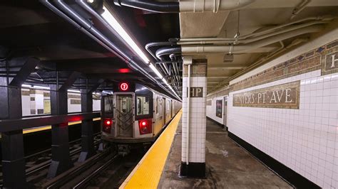 Manhunt Subway Rider In Bronx Fatally Attacked No Arrests