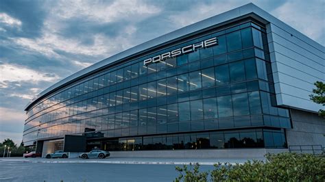 Porsche Financial Services Inc Issues Prime Auto Transaction in the US