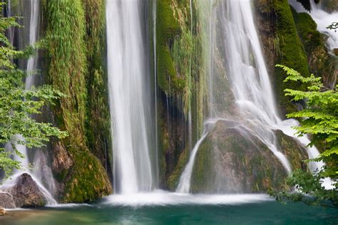 Waterfalls at Plitvice Lakes | MacroContrast